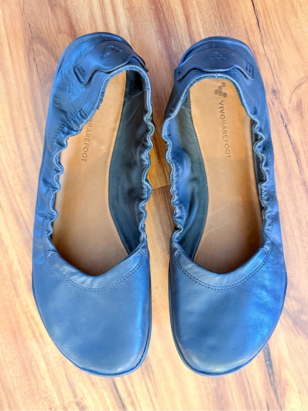 Like New Vivo Barefoot Black Leather Slip-On Ballet Flats